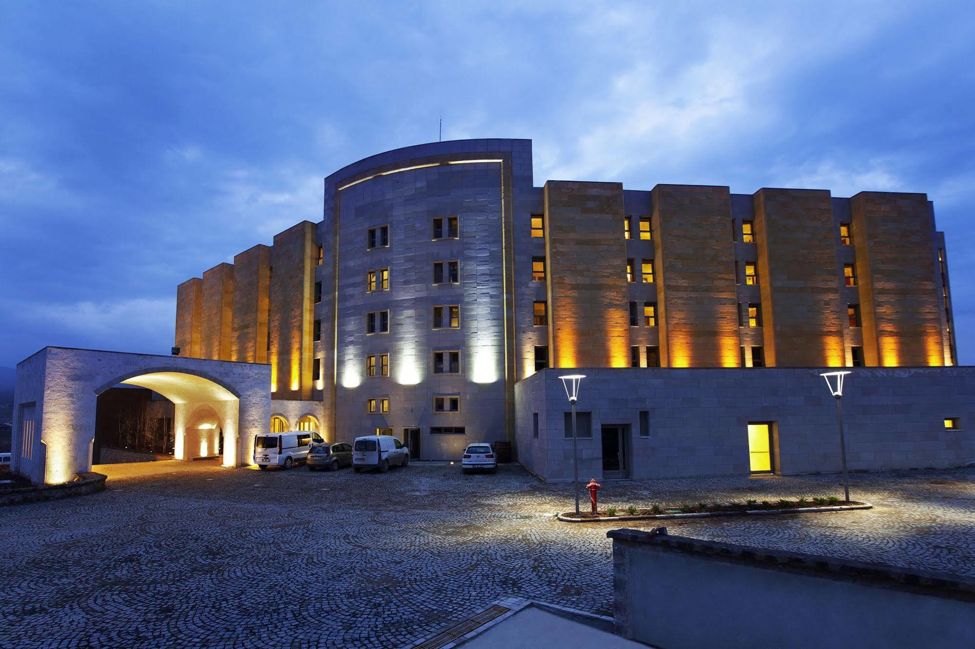 Hotel Doubletree By Hilton Avanos Cappadocia Exterior foto